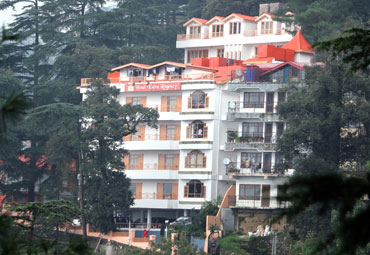 Hotel Kalra Regency
